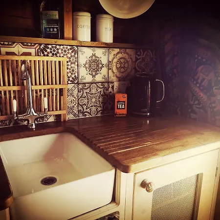 Cosy Cabin With Wood Burner Near Beach Holiday home *