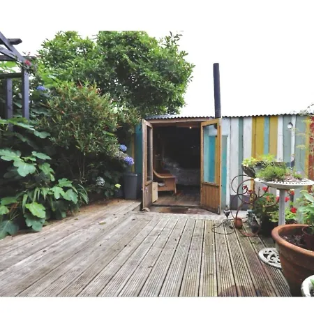 Cosy Cabin With Wood Burner Near Beach Looe